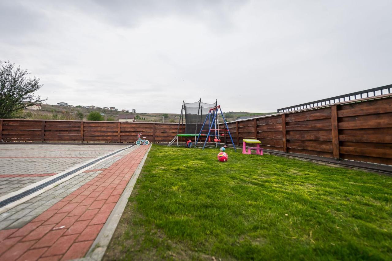 Pensiunea Giulia Home Dezmir Exteriér fotografie
