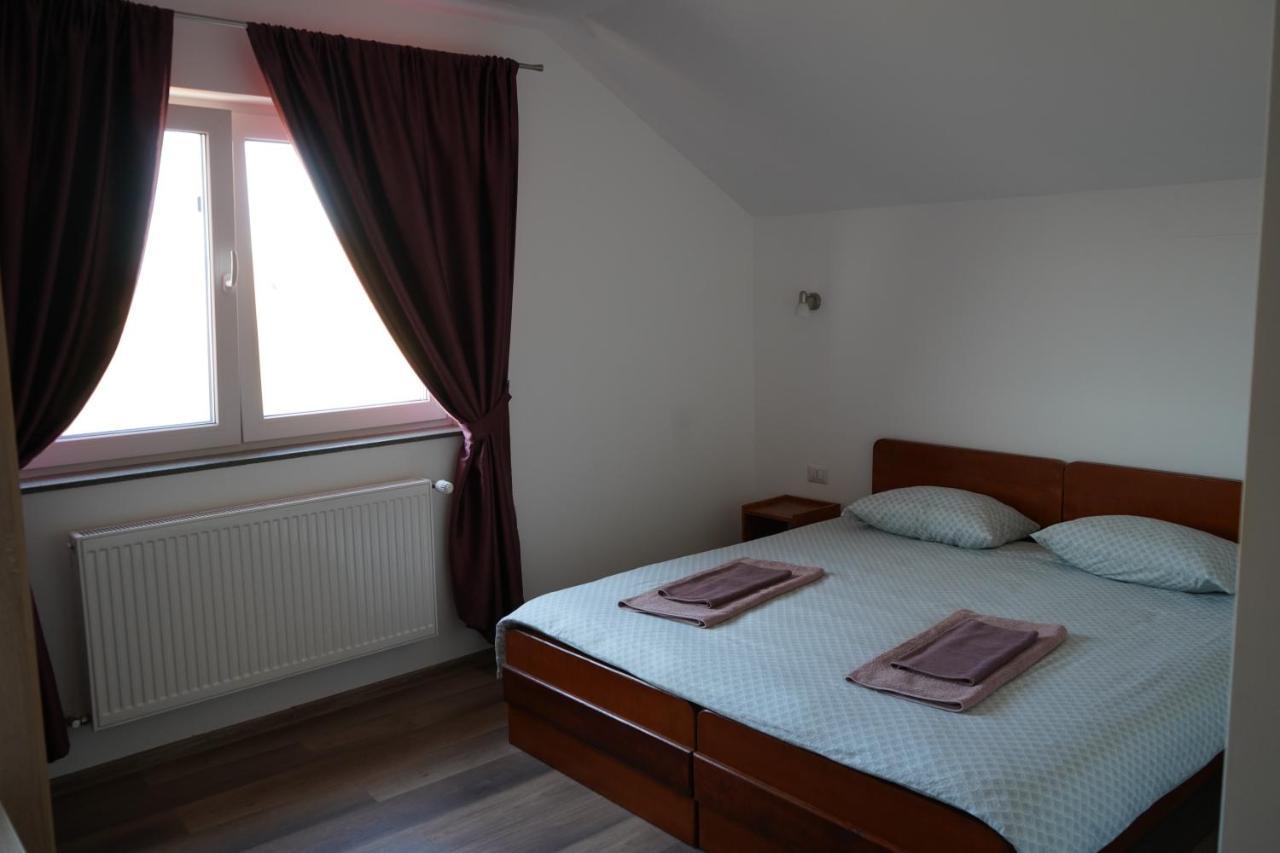 Pensiunea Giulia Home Dezmir Exteriér fotografie